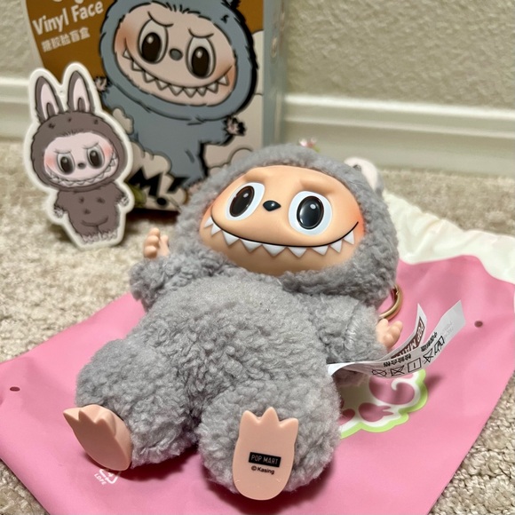 Brand New Authentic Labubu - Picture 8 of 10